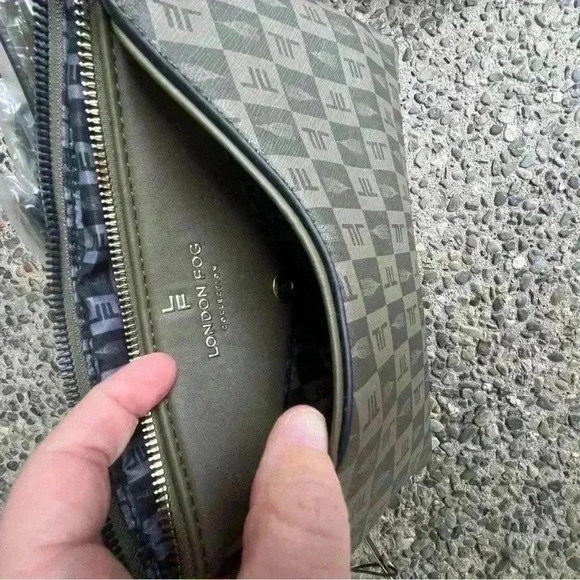 London Fog Addison Tower Signature Print Crossbody Bag Zip Top Purse Olive NWT - Picture 7 of 7